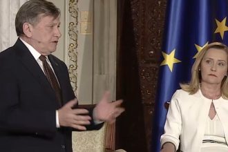 video antonescu si lasconi atac concertat la ponta a tradat un mititel tavalit prin mai multe sosuri cum le a raspuns fostul premier 6811e5e0ec105