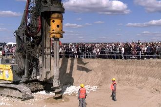 video au inceput lucrarile la podul de flori primul din cele 5 care vor fi construite peste prut grindeanu se intampla cu bani de la ue 680cfe5556d6e