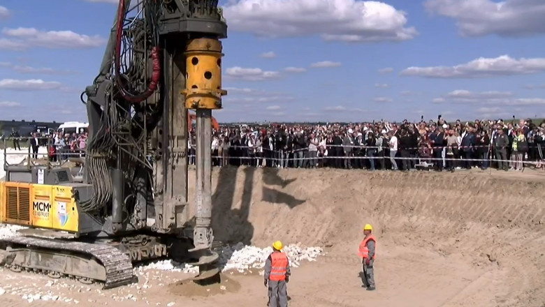 video au inceput lucrarile la podul de flori primul din cele 5 care vor fi construite peste prut grindeanu se intampla cu bani de la ue 680cfe5556d6e