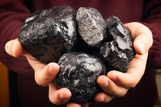 video bani de la ue pentru exploatarea de minerale rare statul vrea sa redeschida mina de grafit din gorj localnica nu credem 67ec09c7d0963