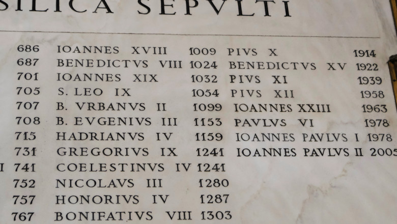 video cei mai controversati papi din istorie in capul listei un papa femeie si un altul numit de trei ori care si a vandut functia nasului 68090074e11f1