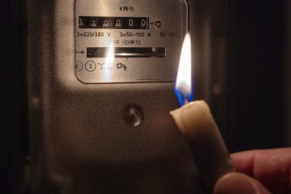 video comandamentul de energie convocat discutii despre riscul unei pene de curent de paste din cauza productiei mari si a consumului mic 67fe3f81b0307