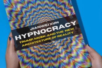 video dezvaluire in italia autorul si continutul celebrei carti hipnocratia despre politica lui trump si musk au fost creati de ai 67f68ef8b6306