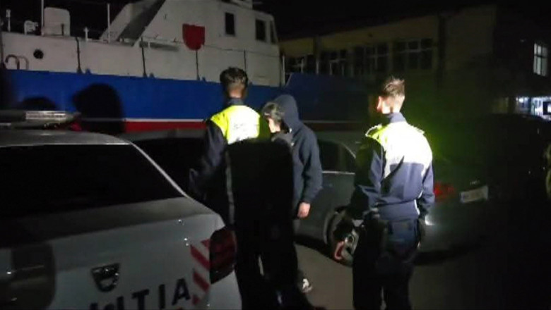 video doi tineri retinuti dupa ce au injunghiat un copil de 15 ani intr un centru de plasament din mehedinti alti sase cautati 67ecda563ac9d