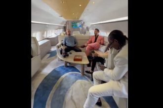 video fratii tate au plecat spre dubai dupa ce au mers la diicot pentru prelungirea controlului judiciar imagini din avionul privat 67ebc11c12d73