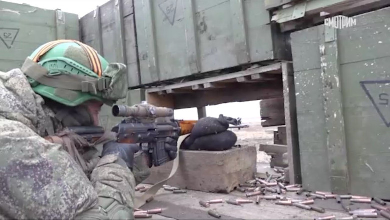 video noi imagini din rusia arata trupele nord coreene antrenandu se cu pusti moderne lansatoare de grenade si tactici anti drone 6811b68e5a79b