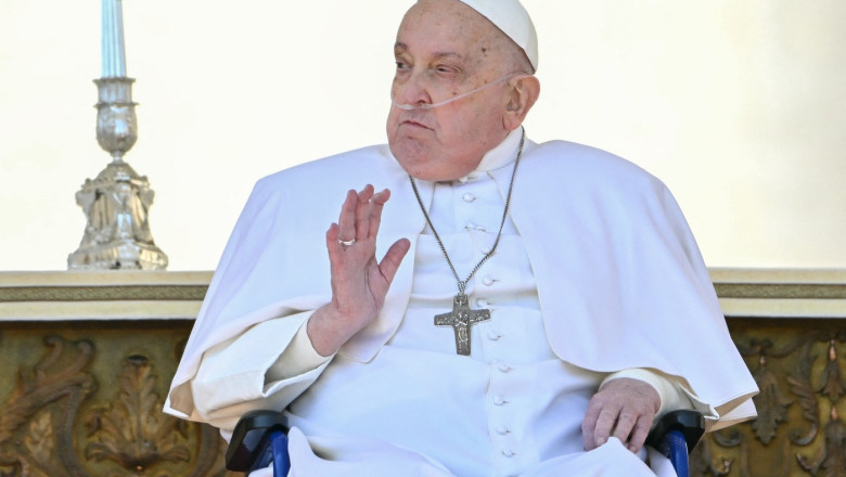 video papa francisc aparitie in public in piata sfantul petru de la vatican mesajul suveranului pontif 67f264907353b