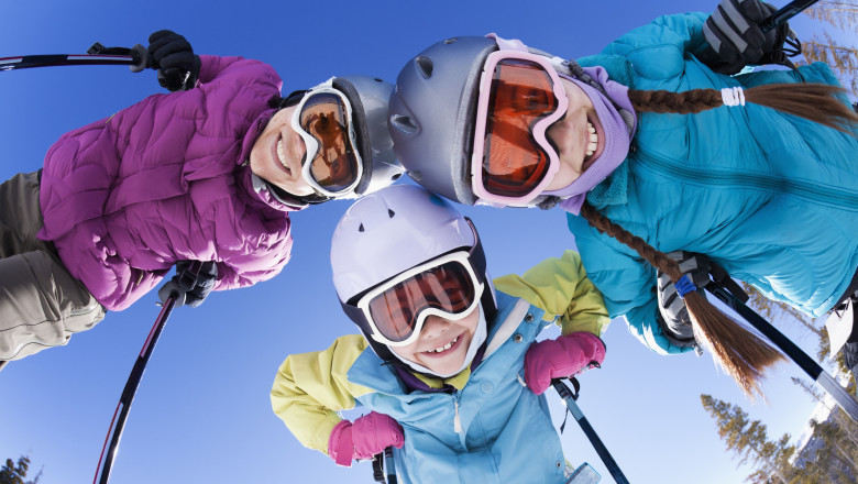 video partii pline la munte cat costa vacanta de schi a elevilor nu stiu daca este pentru toate buzunarele 67ebc266c6d40