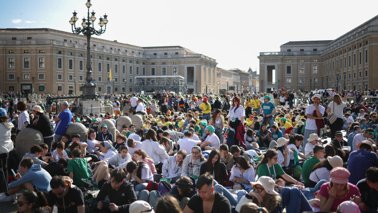 video prima slujba de duminica fara papa francisc cum arata piata sfantul petru la o zi dupa inmormantarea suveranului pontif 680df91d1e9a9