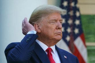 video trump a semnat un ordin ca sa faca dusurile americii grozave din nou imi place sa am grija de parul meu frumos 67f7656d4b94a