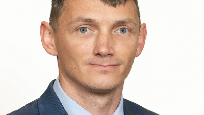 video un senator pot a mintit in cv paul pintea a inceput liceul la 12 ani se lauda cu facultate la academicsingles site de matrimoniale 67ed35bbf02b1