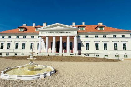 video una dintre cele mai vechi cladiri din vestul tarii a fost restaurata imagini din conacul familiei mocioni construit acum 275 de ani 67ebc25348ab3