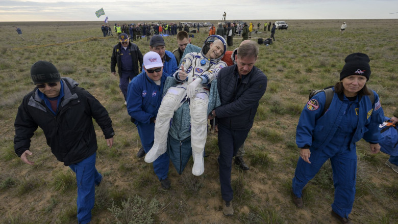 videofoto cel mai varstnic astronaut american in activitate a revenit pe terra dupa o misiune la bordul iss in ziua cand a implinit 70 de ani 6804d4e0aaf45