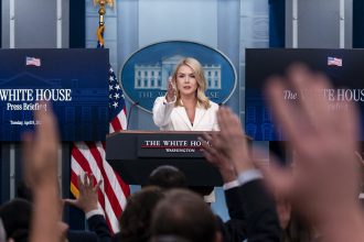 videofoto cine este karoline leavitt secretara de presa a lui donald trump care se considera femeia fantastica a generatiei z 67fbbb3086d82