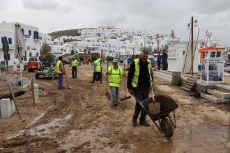 videofoto dezastru pe insulele grecesti rauri de namol pe strazi si taverne distruse 67efdedd33318