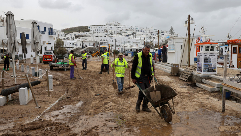 videofoto dezastru pe insulele grecesti rauri de namol pe strazi si taverne distruse 67efdedd33318