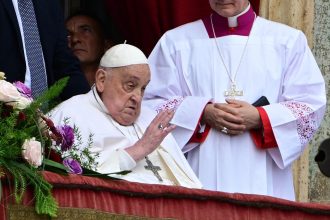 videofoto papa francisc a aparut in piata sfantul petru si a transmis o urare de paste de dimineata s a vazut cu vicepresedintele sua jd vance 6804efd5a765f