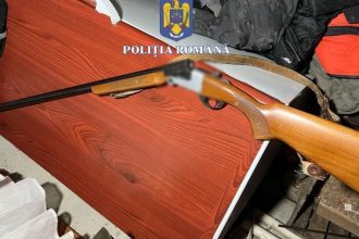 videofoto politistii fac zeci de perchezitii domiciliare in judetul suceva la persoane care au introdus ilegal in tara arme folosite la braconaj 67ecf425ae54e