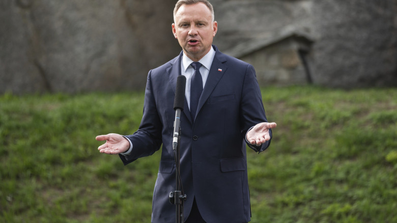 vrem armele nucleare franceze presedintele poloniei spune ca se ofera sa gazduiasca atat focoase din sua cat si din franta 68026b4c9556b