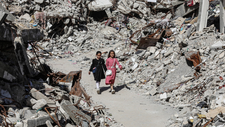 44 de persoane au fost ucise dupa ce israelul a bombardat o tabara de refugiati din fasia gaza 68384d7772813