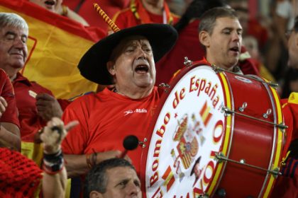 a murit manolo cel mai cunoscut suporter al echipei de fotbal a spaniei 68146bd37c76f