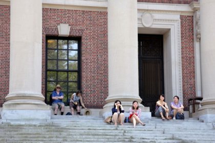 administratia trump interzice universitatii harvard sa mai primeasca studenti straini 682f78ea28b80