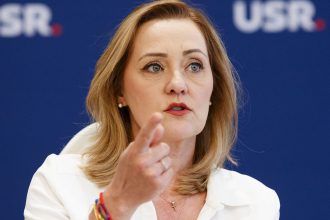 alegeri prezidentiale 2025 elena lasconi primarul din campulung s a clasat pe locul 5 in municipiu 681835e93670b