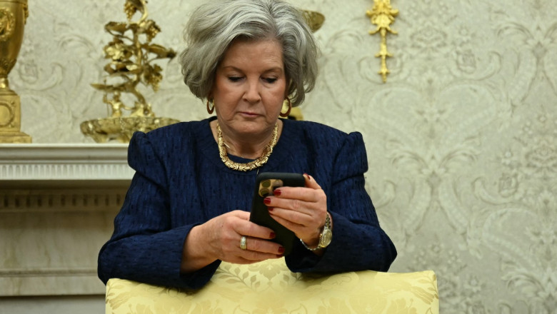 alerta de securitate in echipa lui trump fbi investigheaza compromiterea telefonului sefei de personal de la casa aba 68396b67c2d0f