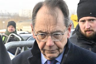 ambasadorul ue la moscova huiduit la o festivitate unde a facut apel la incetarea focului in ucraina 682618e91a4d7