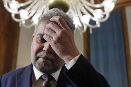 analiza batalia pentru putere in psd scaunul lui ciolacu se clatina doar pe jumatate masa critica din partid ramane amortita 68207effa68ca