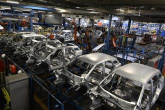 analiza cum au luptat producatorii auto impotriva normelor privind emisiile de co2 si au castigat 681daff1df74f