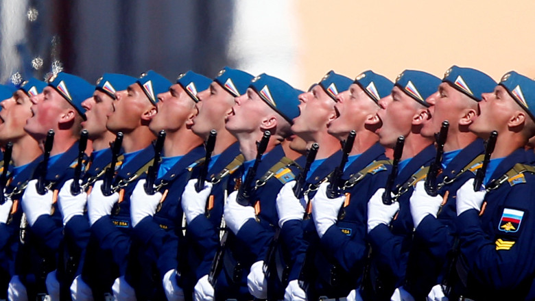 analiza ft economia de razboi a lui vladimir putin se raceste dar rusii inca se simt mai bogati iar asta nu le schimba opinia despre razboi 6837437252bc7