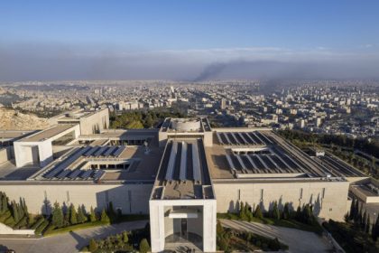 armata israeliana a anuntat ca a bombardat cartierul prezidential din damasc 6814598896090