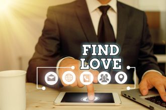 barbat arestat in spania pentru ca a filmat femei pentru cursurile sale de seductie fara a le cere consimtamantul 68388a66aa7f4