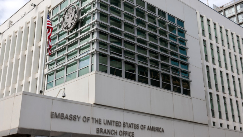 barbat arestat la new york dupa ce a incercat sa atace cu cocktailuri molotov ambasada sua din tel aviv 68338155bdf1b