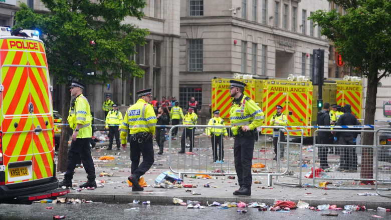 barbatul care a intrat cu masina in multime la parada echipei liverpool arestat pentru tentativa de omor el ar fi consumat droguri 6835da81b23e7