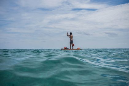 cetatean francez arestat dupa ce a intrat ilegal in rusia cu o placa de surf cu vasla venind dinspre estonia 6836ba58300f7