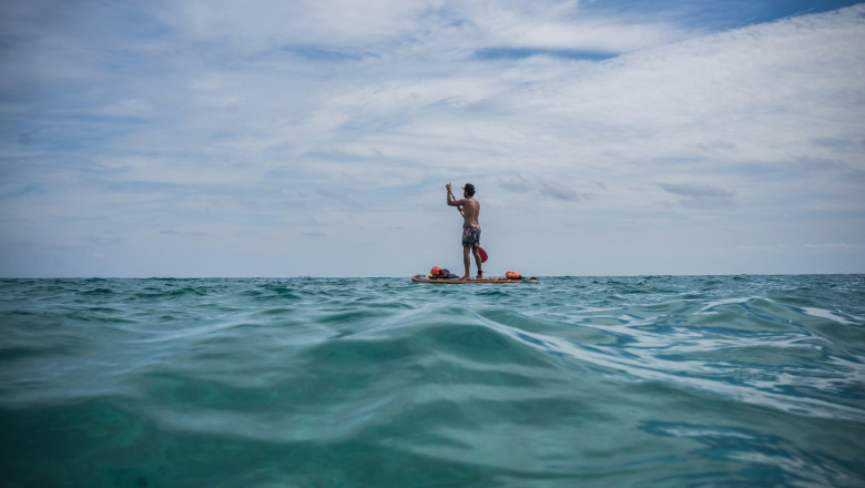 cetatean francez arestat dupa ce a intrat ilegal in rusia cu o placa de surf cu vasla venind dinspre estonia 6836ba58300f7