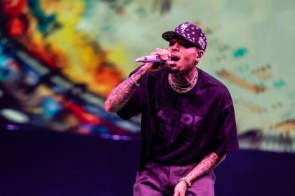 chris brown ramane in detentie pana la mijlocul lunii iunie artistul este inculpat pentru vatamare corporala in marea britanie 682757a978e8b