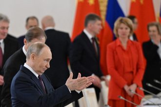 cinci europarlamentari merg la parada lui vladimir putin de ziua victoriei dorim ca armele din ucraina sa taca definitiv 681c96e8c37db