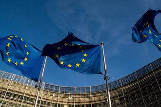 comisia europeana inrautateste estimarea de deficit bugetar pentru romania in acest an motivele invocate 682b3f0996b84