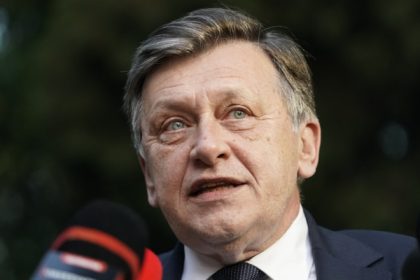 crin antonescu pe facebook daca voturile psd veneau spre mine insemnau stagnare si sistem daca ar merge la dan ar fi bune 681c70b458db5