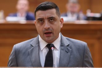 criticat pentru declaratia despre vize simion cere demisia ambasadorului romaniei in sua s a transformat in agent electoral 6821a9d557f9d