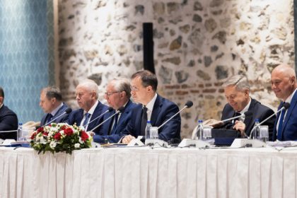 culisele negocierilor de pace rusia a amenintat ca va cuceri inca doua regiuni din ucraina si e pregatita sa lupte pentru totdeauna 68276810ee7cb