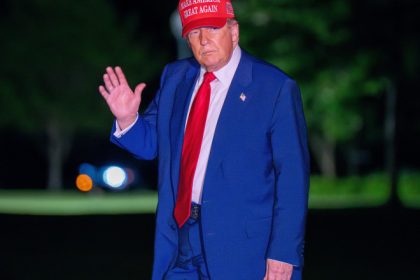 cumparatorii criptomonedei trump platesc milioane de dolari pentru sansa de a lua cina cu presedintele donald trump 682248bc8e0f2