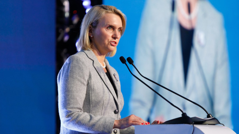 de ce a decis fosta ambasadoare a sua in ucraina sa plece din functie pacea cu orice pret este o capitulare 68276240af163