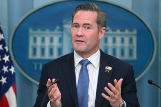 dedesubturile indepartarii lui mike waltz din postul de consilier pentru securitatea nationala al lui donald trump 681838f1528e1