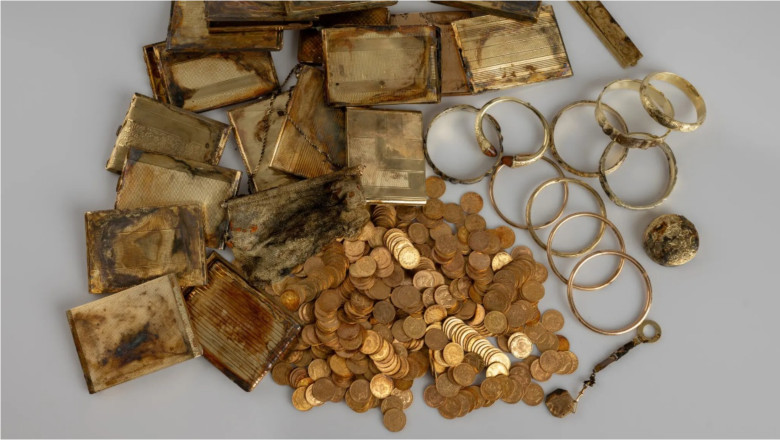 doi drumeti au descoperit o comoara plina cu monede vechi de aur unele din romania ascunsa in muntii din nordul cehiei 682c00a18e20a