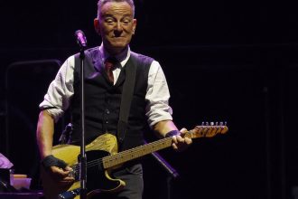 donald trump spune despre bruce springsteen ca nu este talentat este doar un idiot insistent si enervant 6828e870f31f1