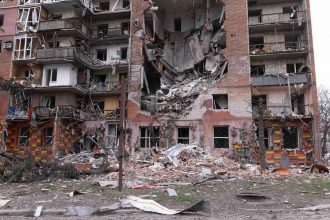 dupa ce a lansat cel mai mare atac cu drone asupra ucrainei moscova acuza kievul ca perturba procesul de negocieri 6835aa75e784b